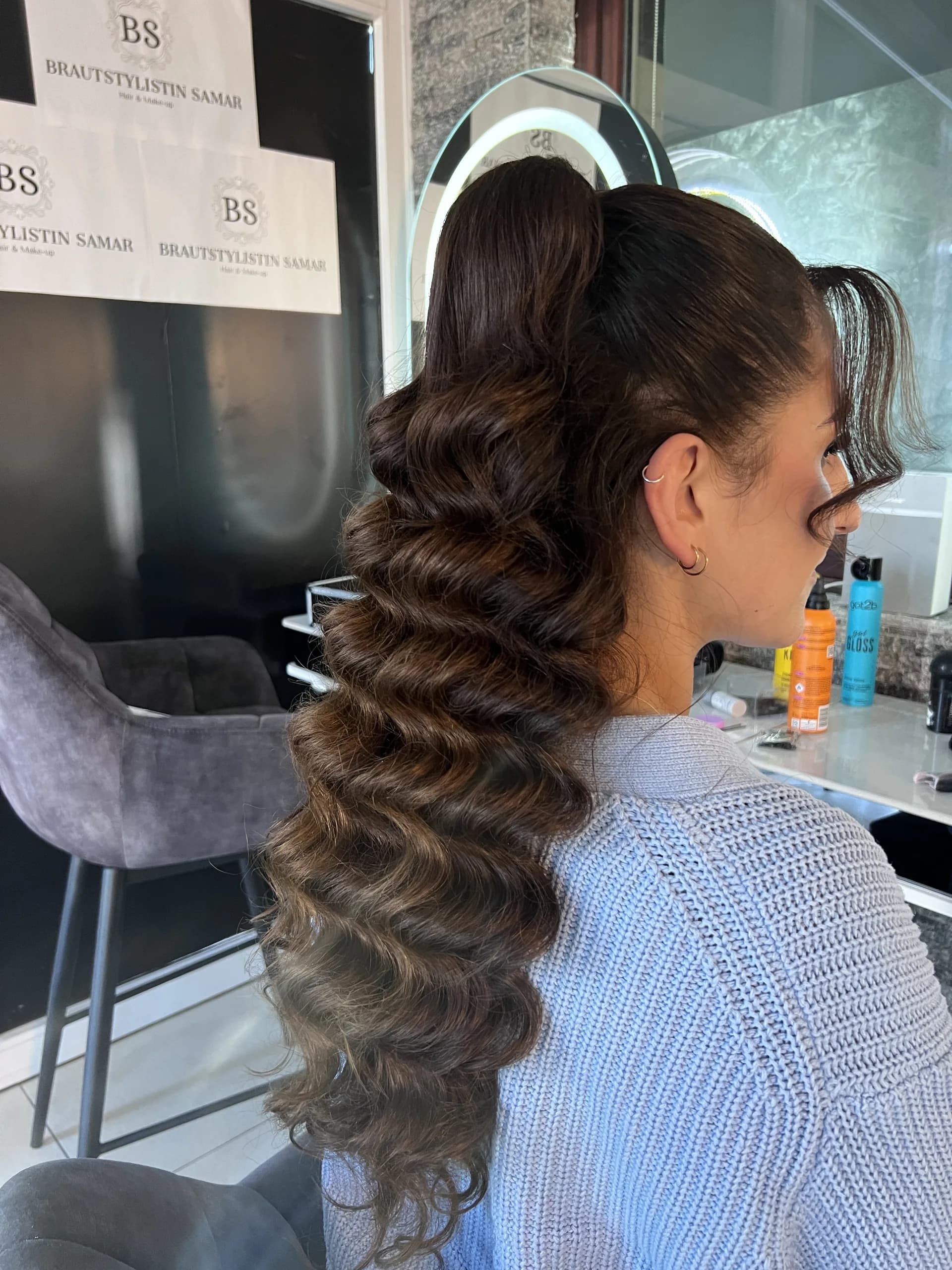 Große glamouröse Locken in voller Länge