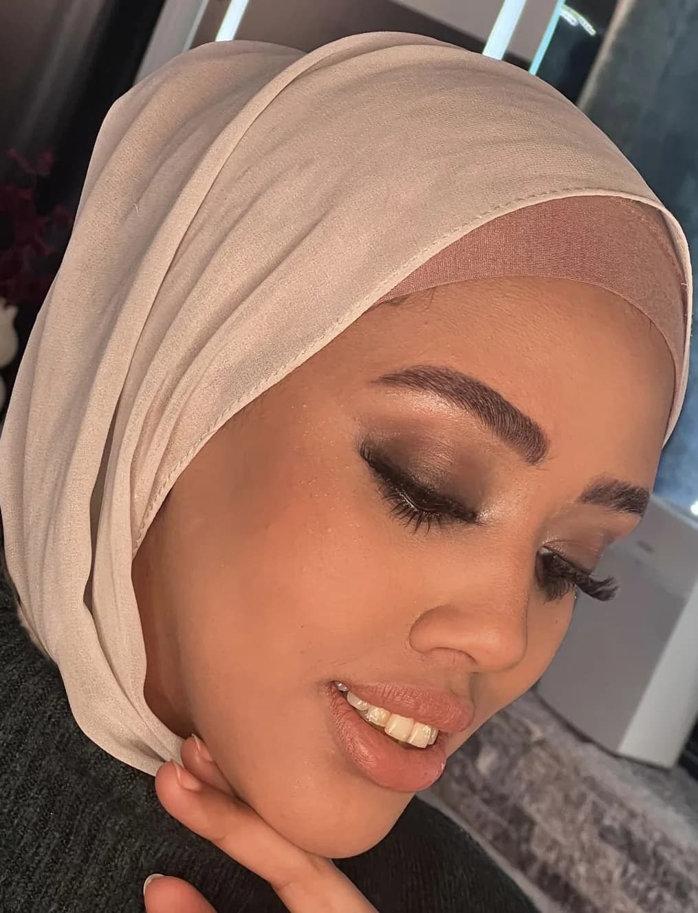 Make-up kombiniert mit Wasserwelle